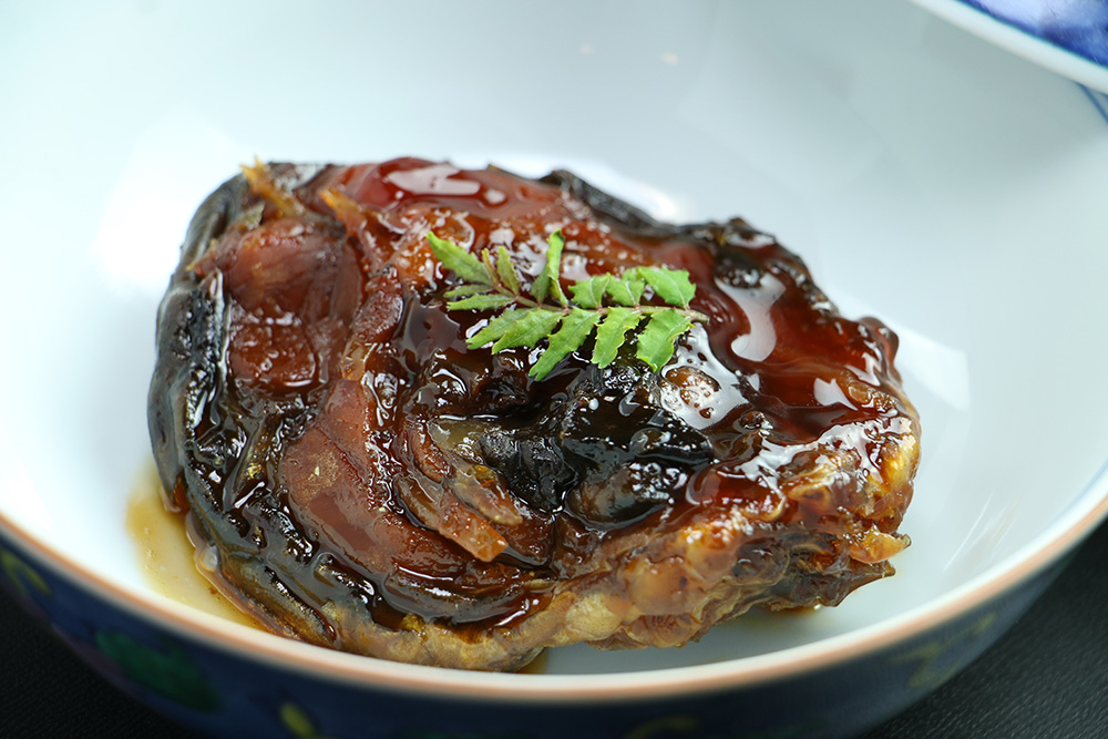 丁寧に時間をかけて炊いた会津の郷土料理鯉の甘露煮
